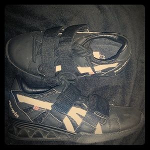 Do win powerlifting shoes